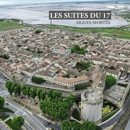 Les Du 17 Konukevi
