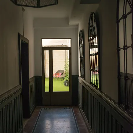 Penzion Les Du 17 Aigues-Mortes