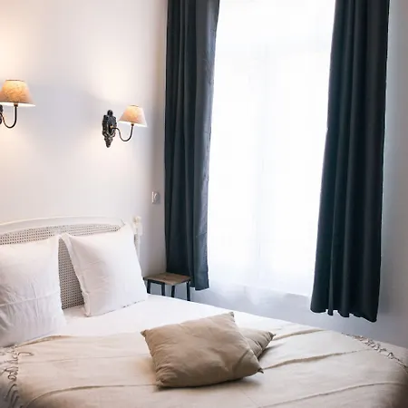 Penzion Les Du 17 Aigues-Mortes