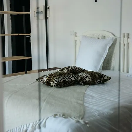 Les Du 17 3* Aigues-Mortes