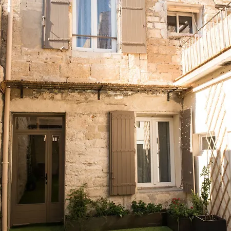 Les Du 17 3* Aigues-Mortes