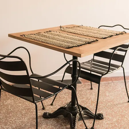 Casa de hóspedes Les Du 17 Aigues-Mortes
