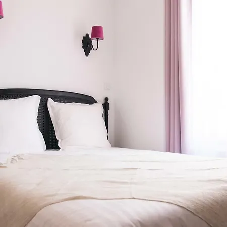 Pensión Les Du 17 Aigues-Mortes