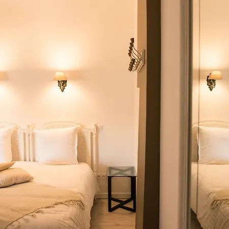 Pensión Les Du 17 Aigues-Mortes