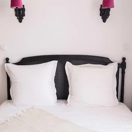 Les Du 17 3* Aigues-Mortes